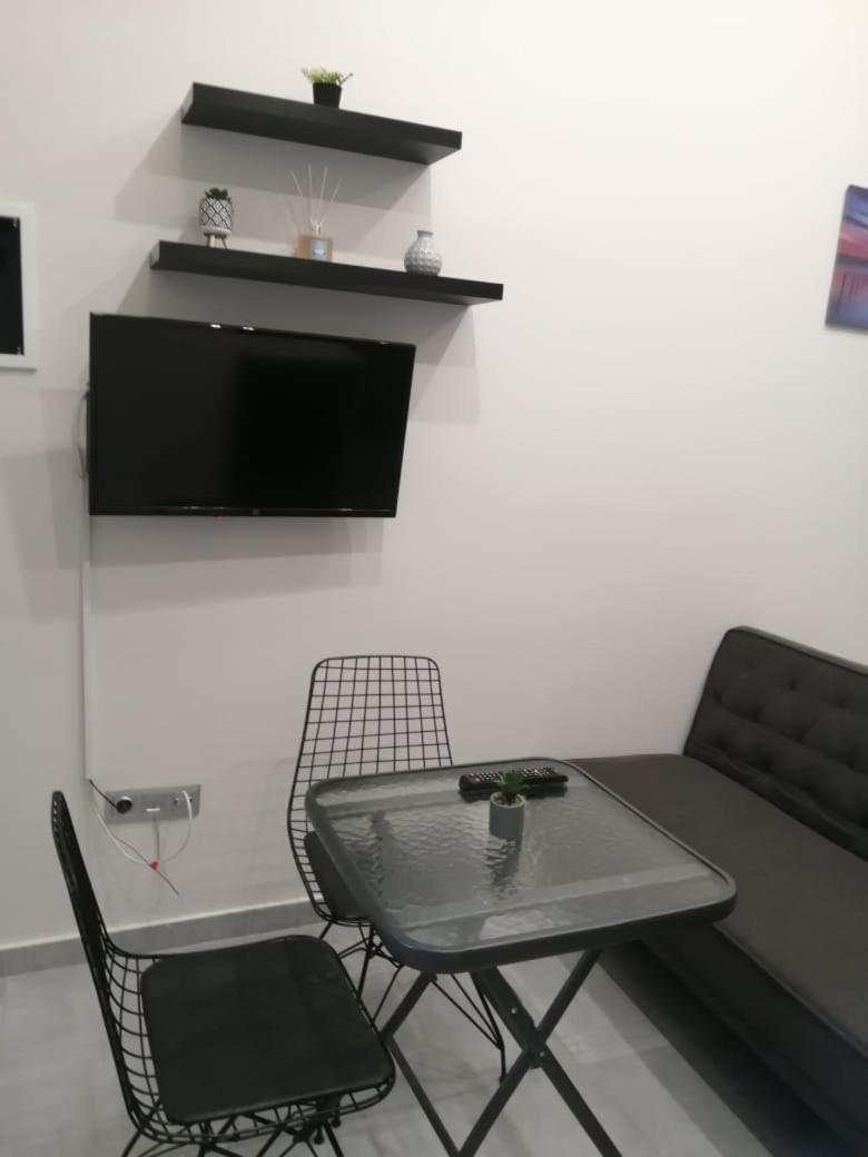 Studio Apartment Apartment *